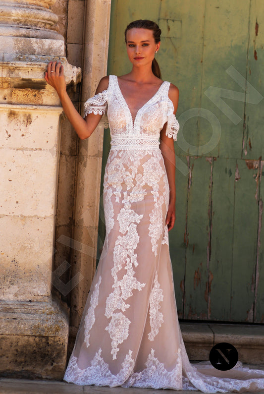 Salme Trumpet/Mermaid Deep V-neck Ivory/Nude Wedding dress