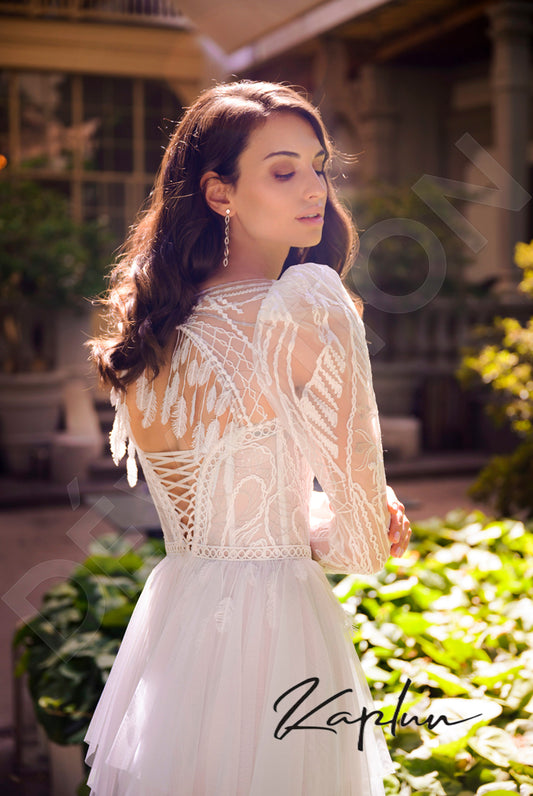 Marioni A-line Boat/Bateau Vanilla Wedding dress