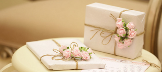 How much should I spend on a wedding gift?
