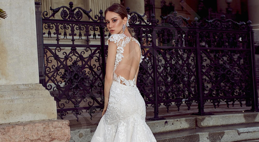How to choose a perfect wedding dress for your body type
