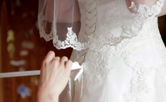 Maid of honor duties and responsibilities before and during the wedding