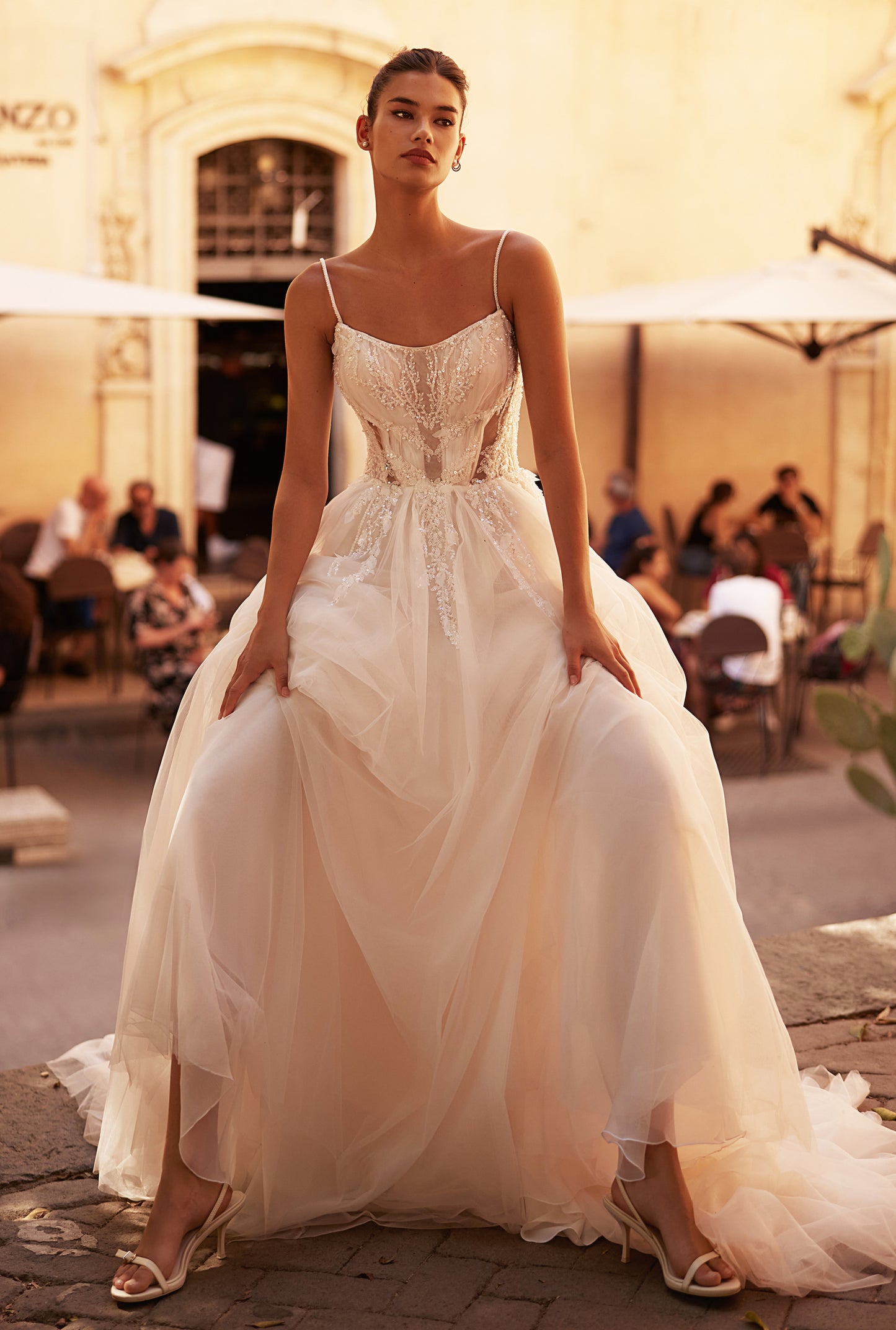 Savine A-line Scoop Milk Wedding dress