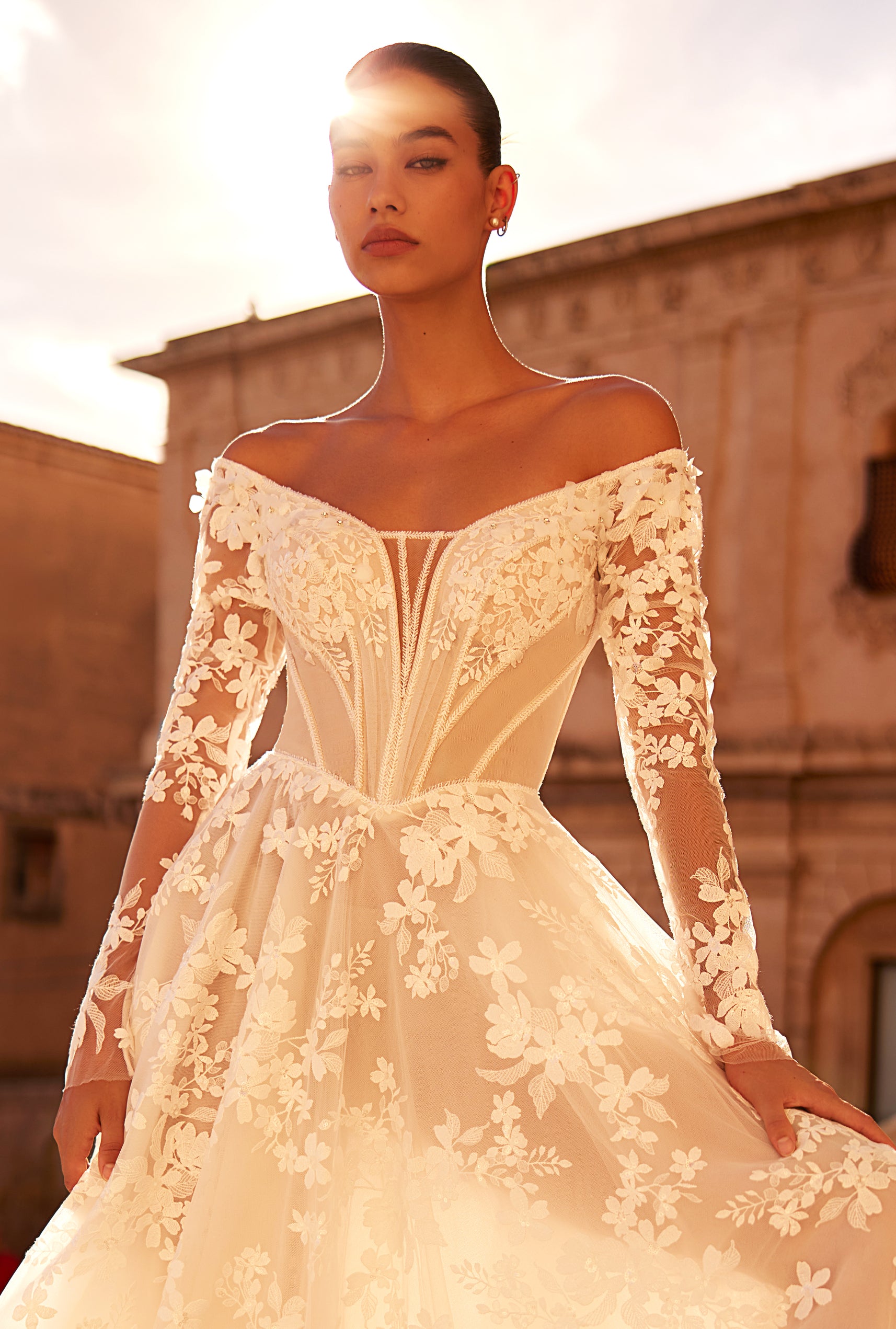 Samanda A-line Off-shoulder/Drop shoulders Milk Wedding dress