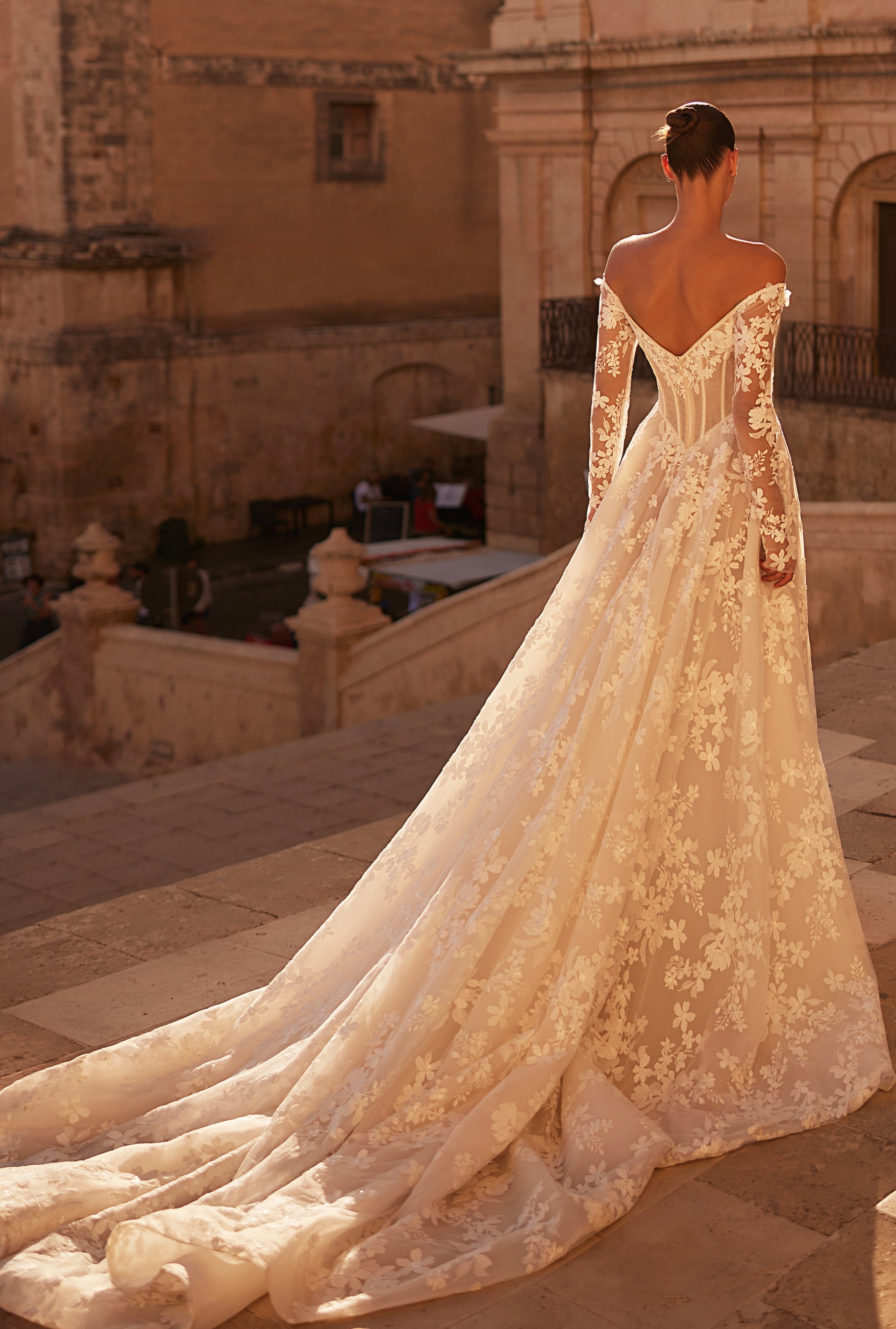 Samanda A-line Off-shoulder/Drop shoulders Milk Wedding dress