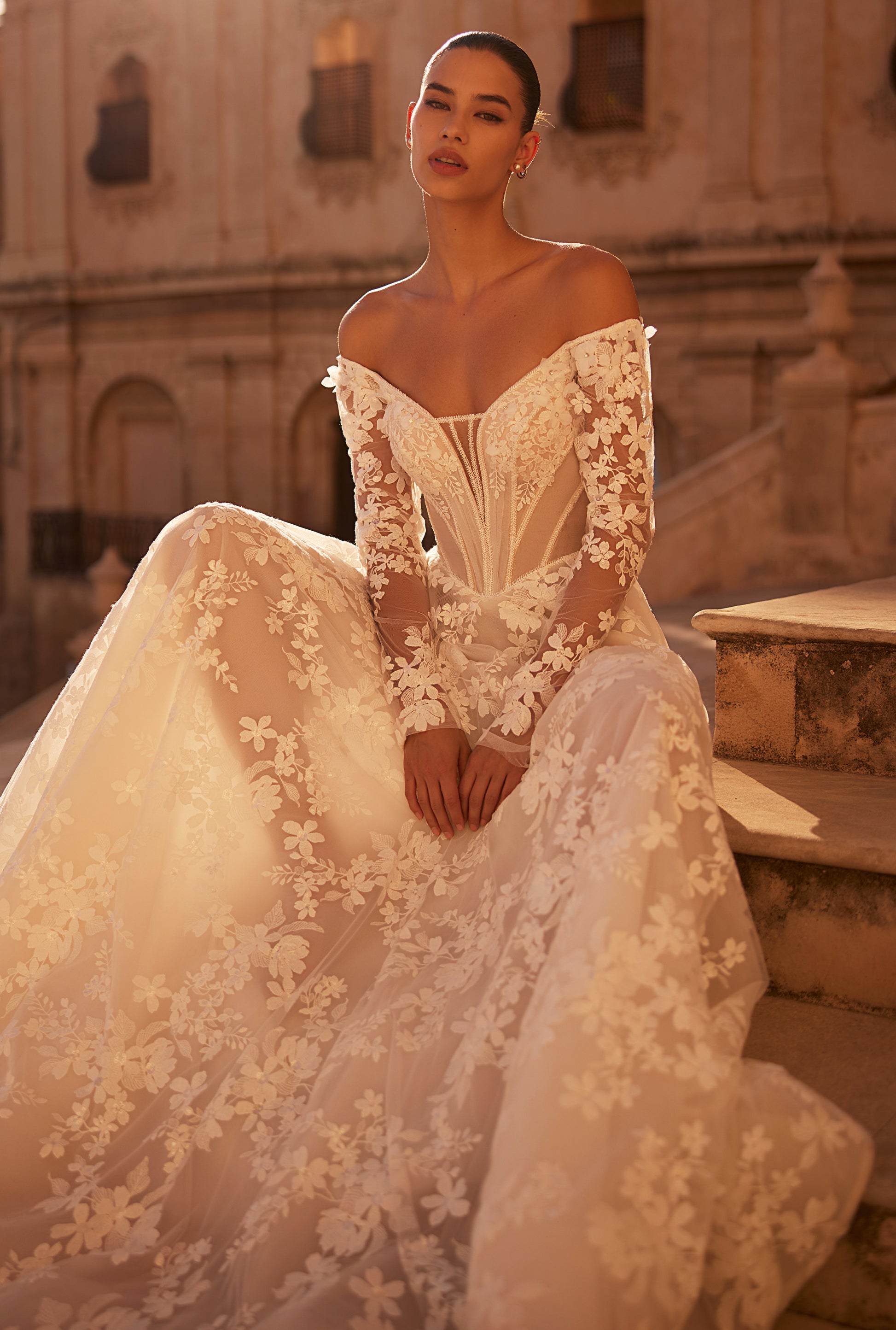 Samanda A-line Off-shoulder/Drop shoulders Milk Wedding dress