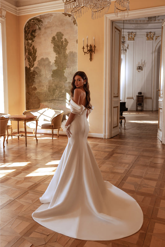 Alfonsain Trumpet/Mermaid Straight across Ivory Wedding dress