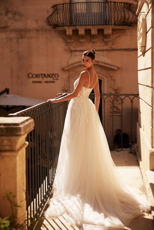 Savine A-line Scoop Milk Wedding dress