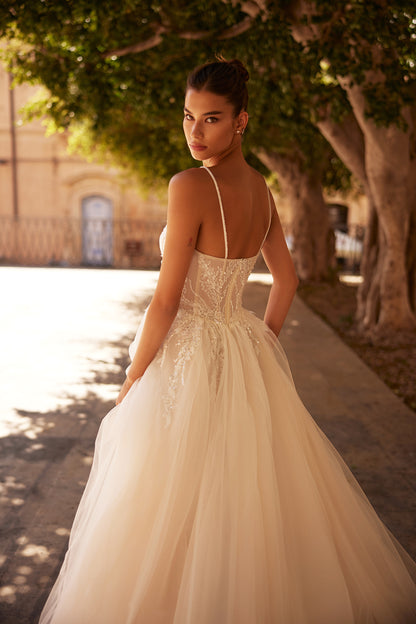 Savine A-line Scoop Milk Wedding dress