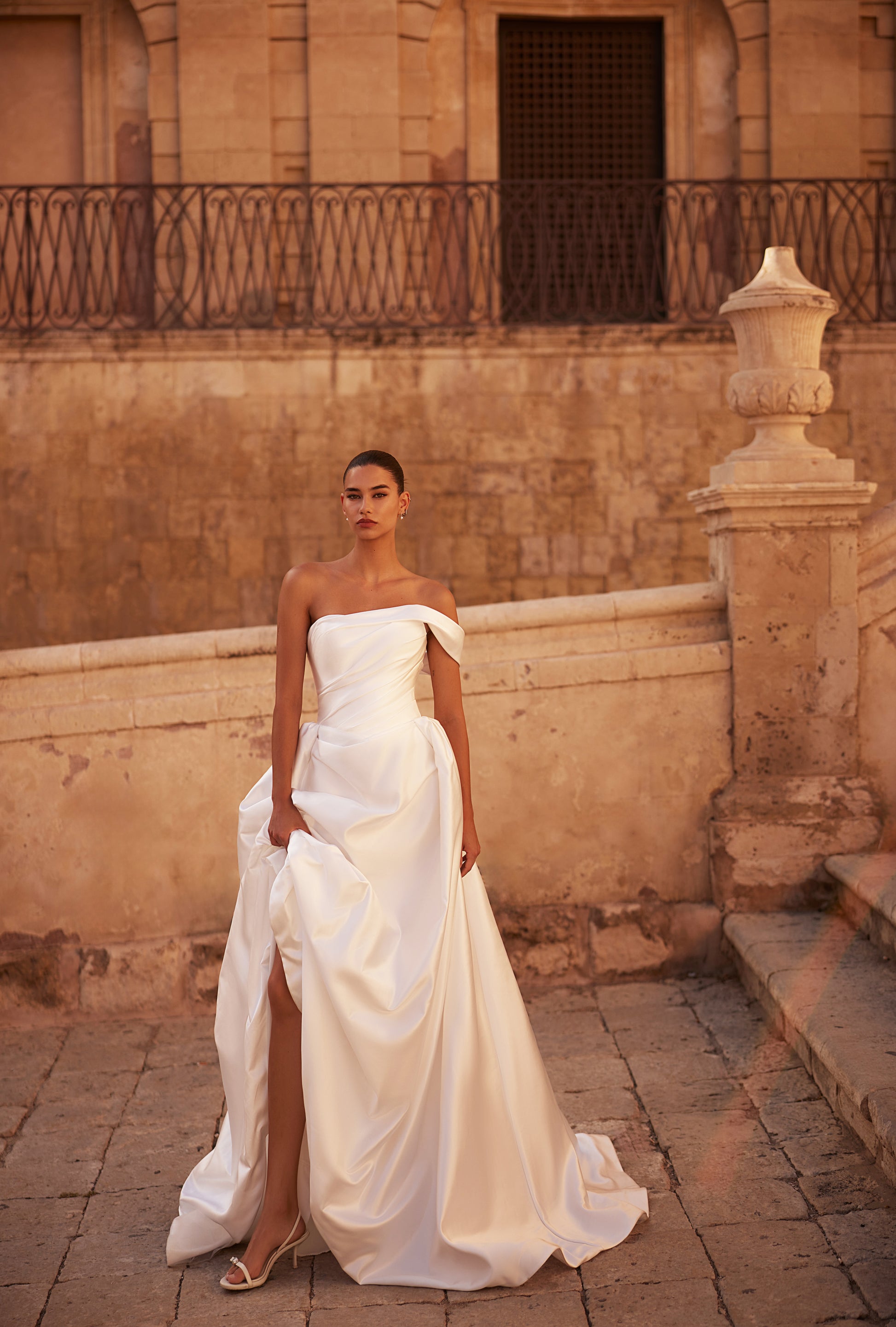 Lidia A-line Off-shoulder/Drop shoulders Milk Wedding dress