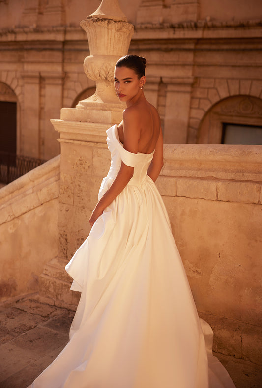 Lidia A-line Off-shoulder/Drop shoulders Milk Wedding dress