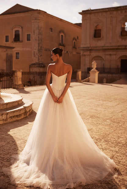 Jacline Lush A-line Straight across Milk Wedding dress