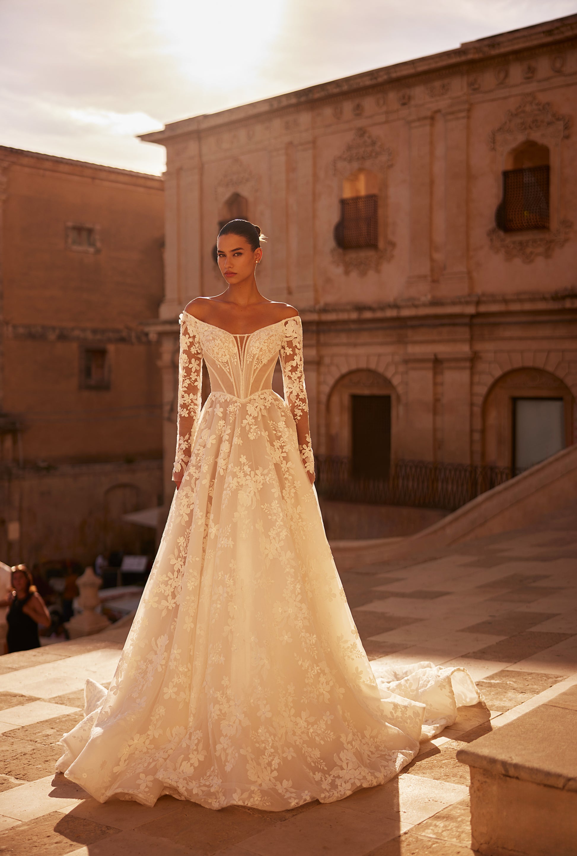 Samanda A-line Off-shoulder/Drop shoulders Milk Wedding dress