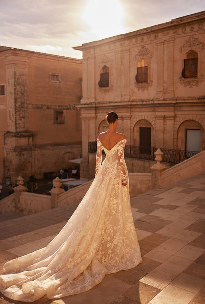 Samanda A-line Off-shoulder/Drop shoulders Milk Wedding dress
