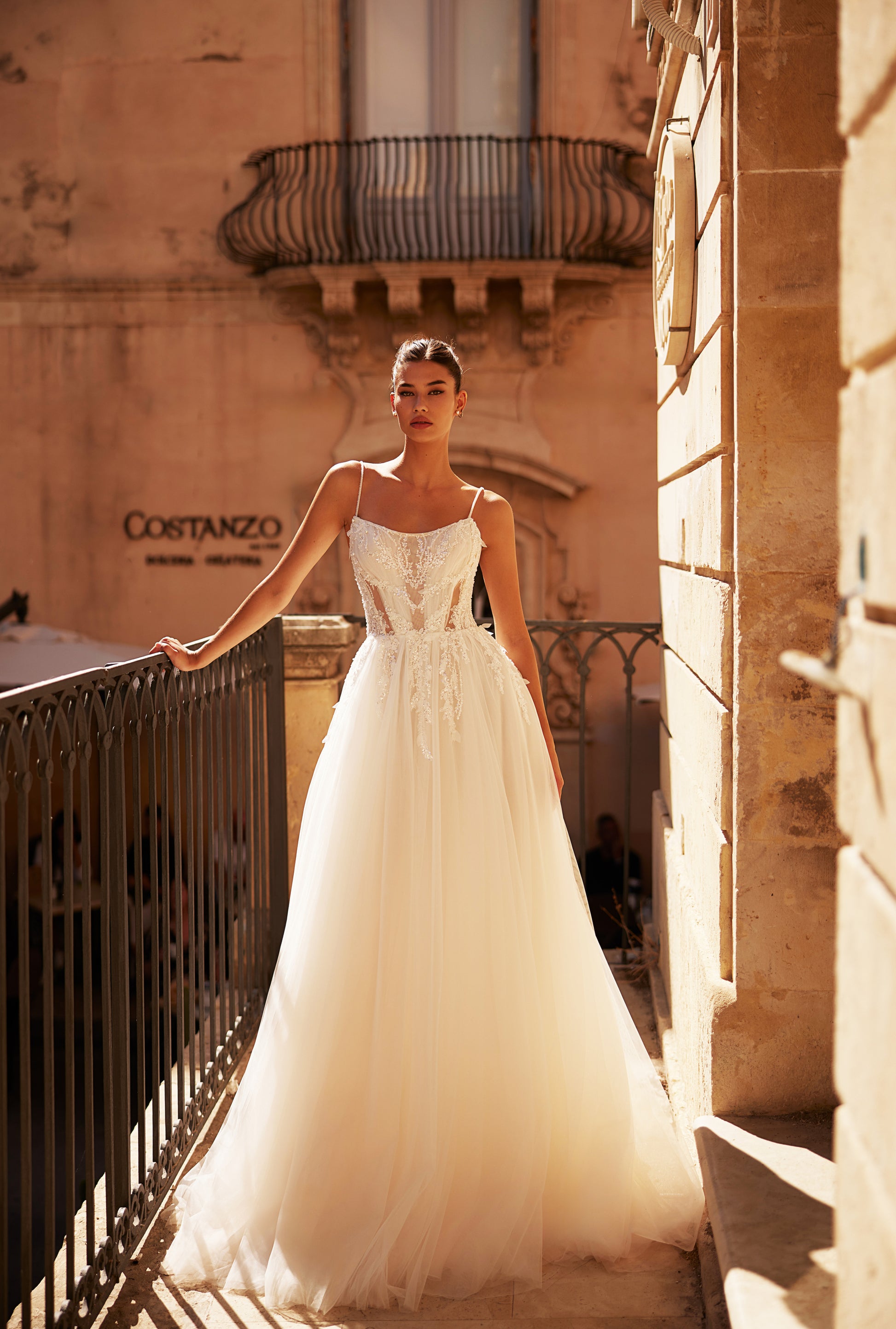 Savine A-line Scoop Milk Wedding dress