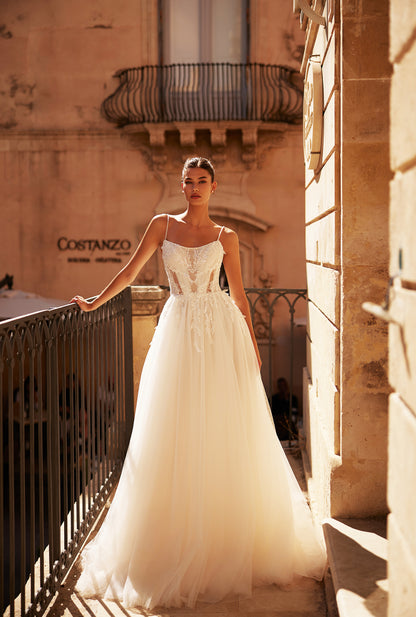 Savine A-line Scoop Milk Wedding dress