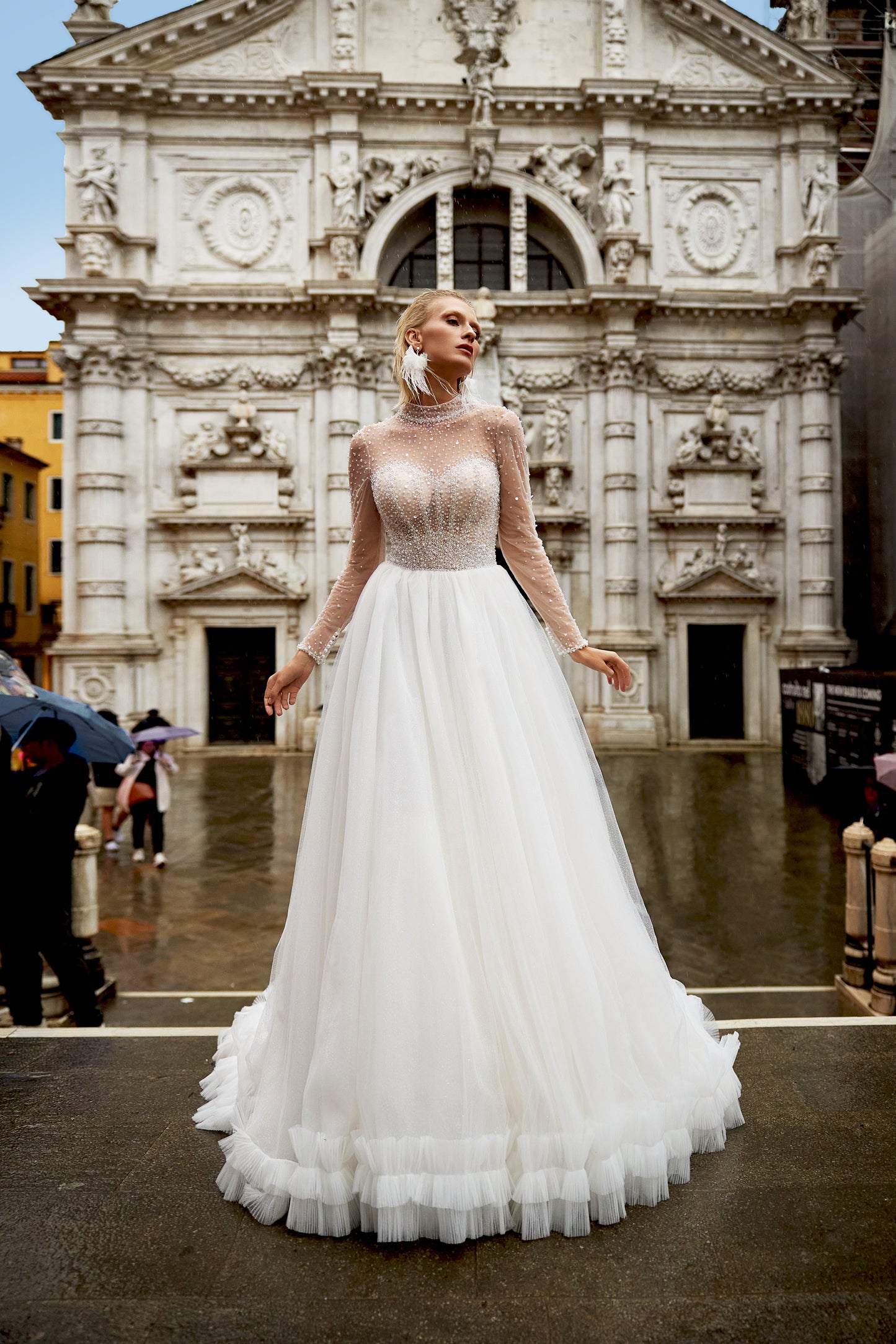 Sendra A-line High neck Milk Wedding dress