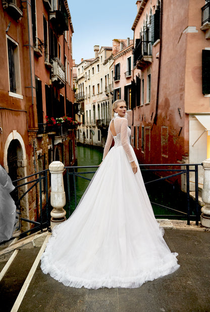Sendra A-line High neck Milk Wedding dress