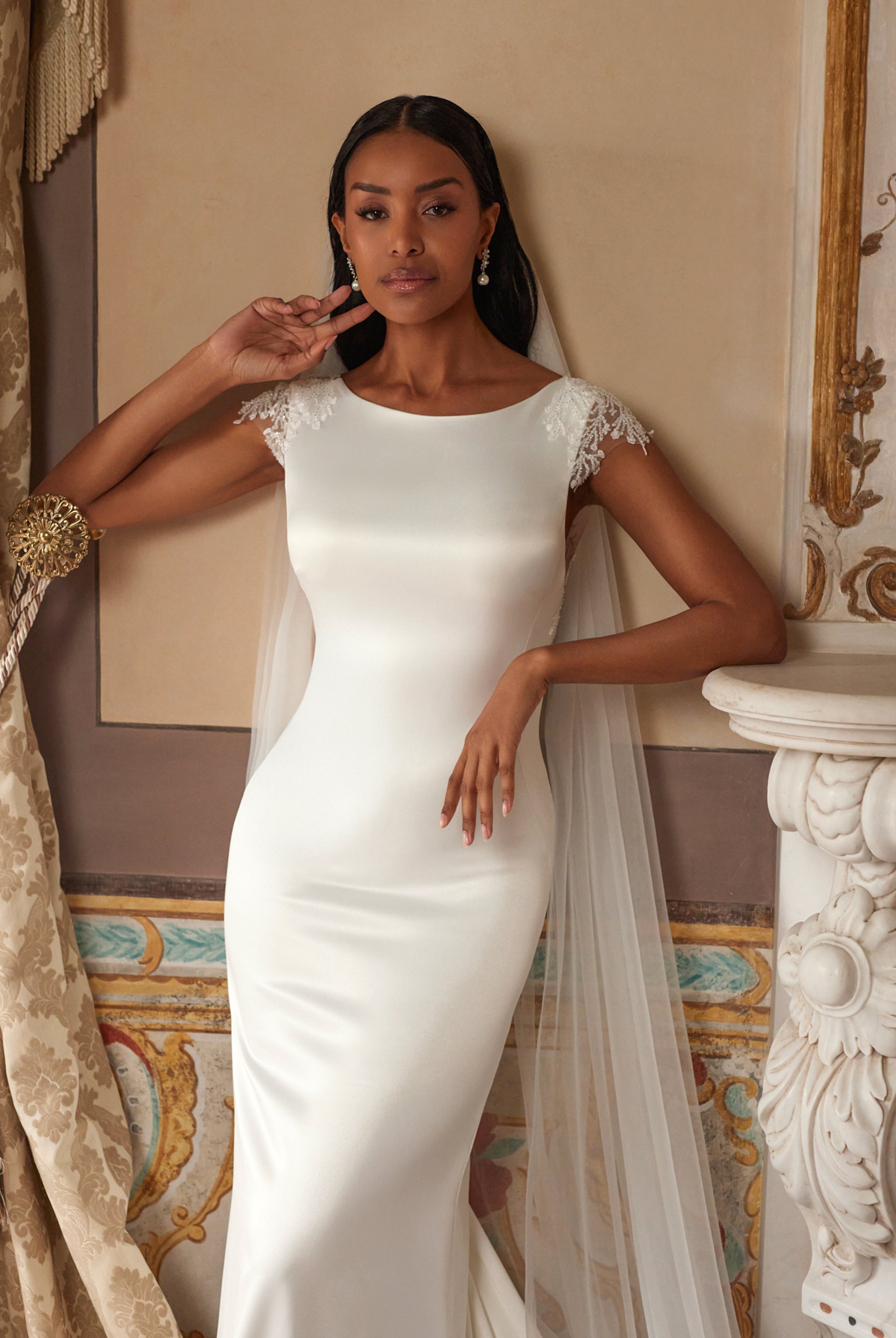 Azure Trumpet/Mermaid Boat/Bateau Ivory Wedding dress