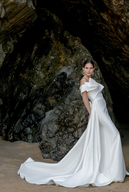 Holli Two in one Off-shoulder/Drop shoulders Milk Wedding dress