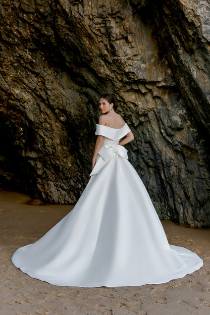 Holli Two in one Off-shoulder/Drop shoulders Milk Wedding dress