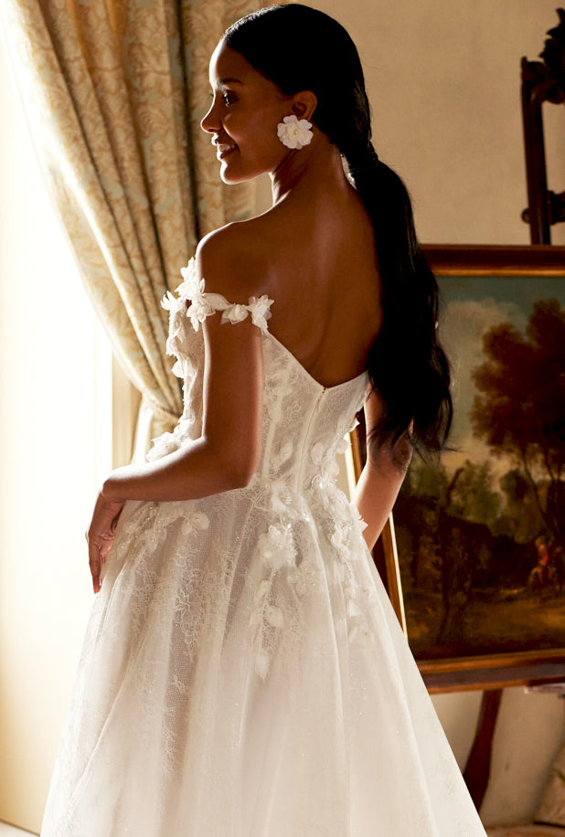 Nymph A-line Scoop Ivory Wedding dress