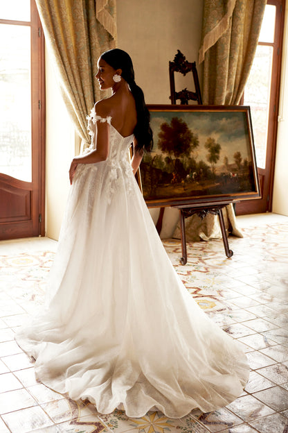 Nymph A-line Scoop Ivory Wedding dress