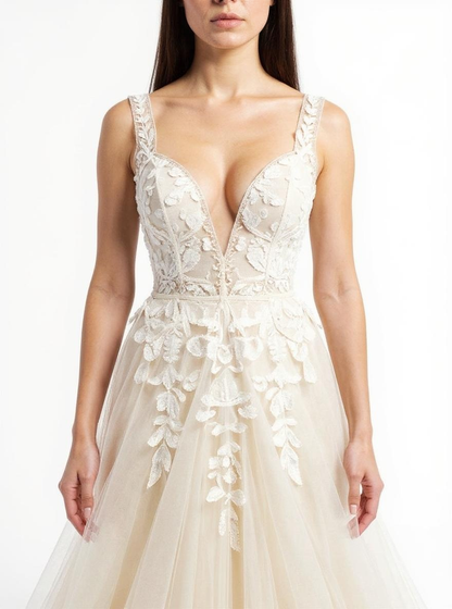 Amina Amina Deep V-neck Milk Wedding dress