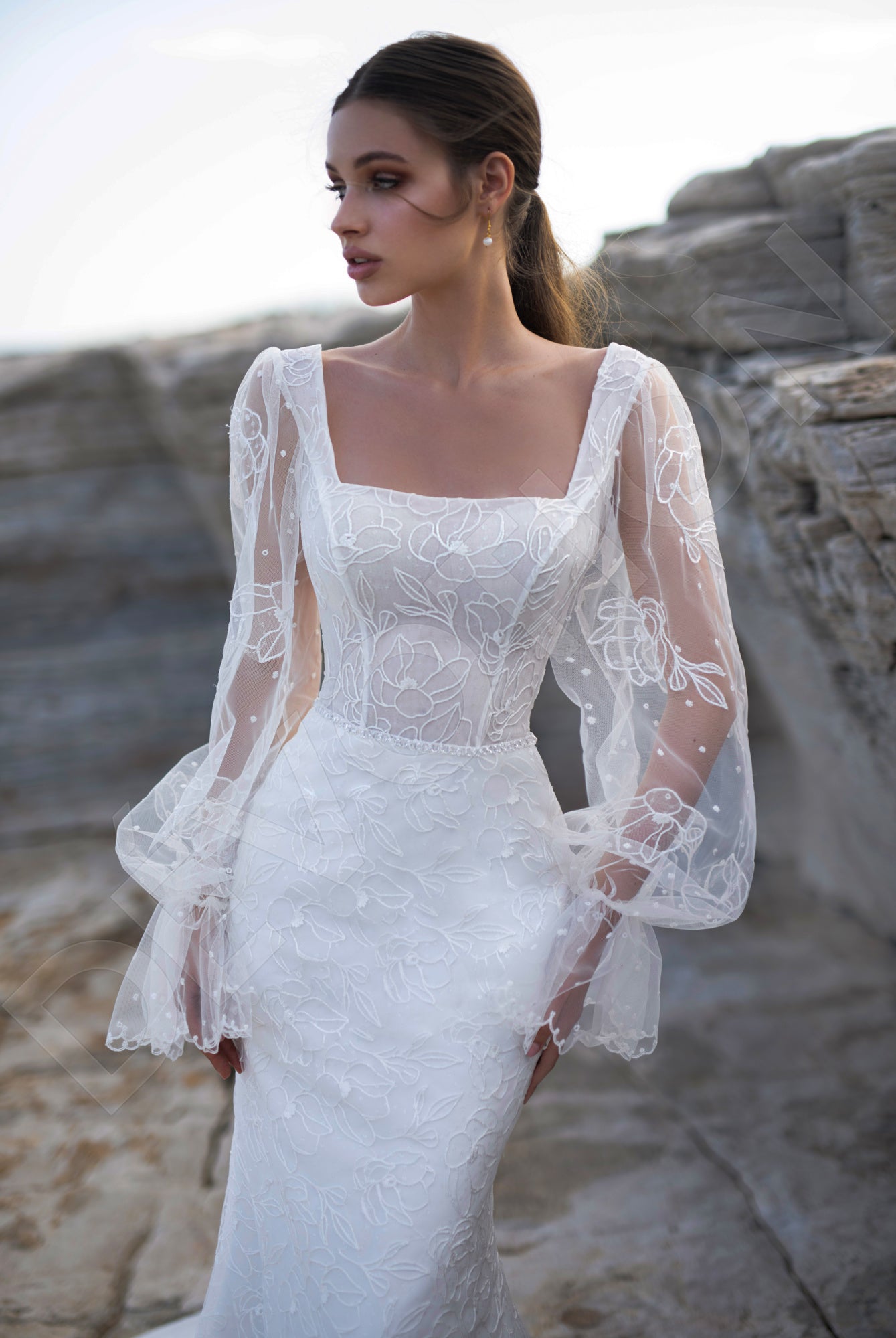 Samanta Trumpet/Mermaid Square Ivory Wedding dress
