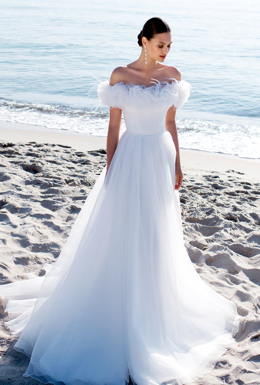 Lasketia A-line Off-shoulder/Drop shoulders Off White Wedding dress