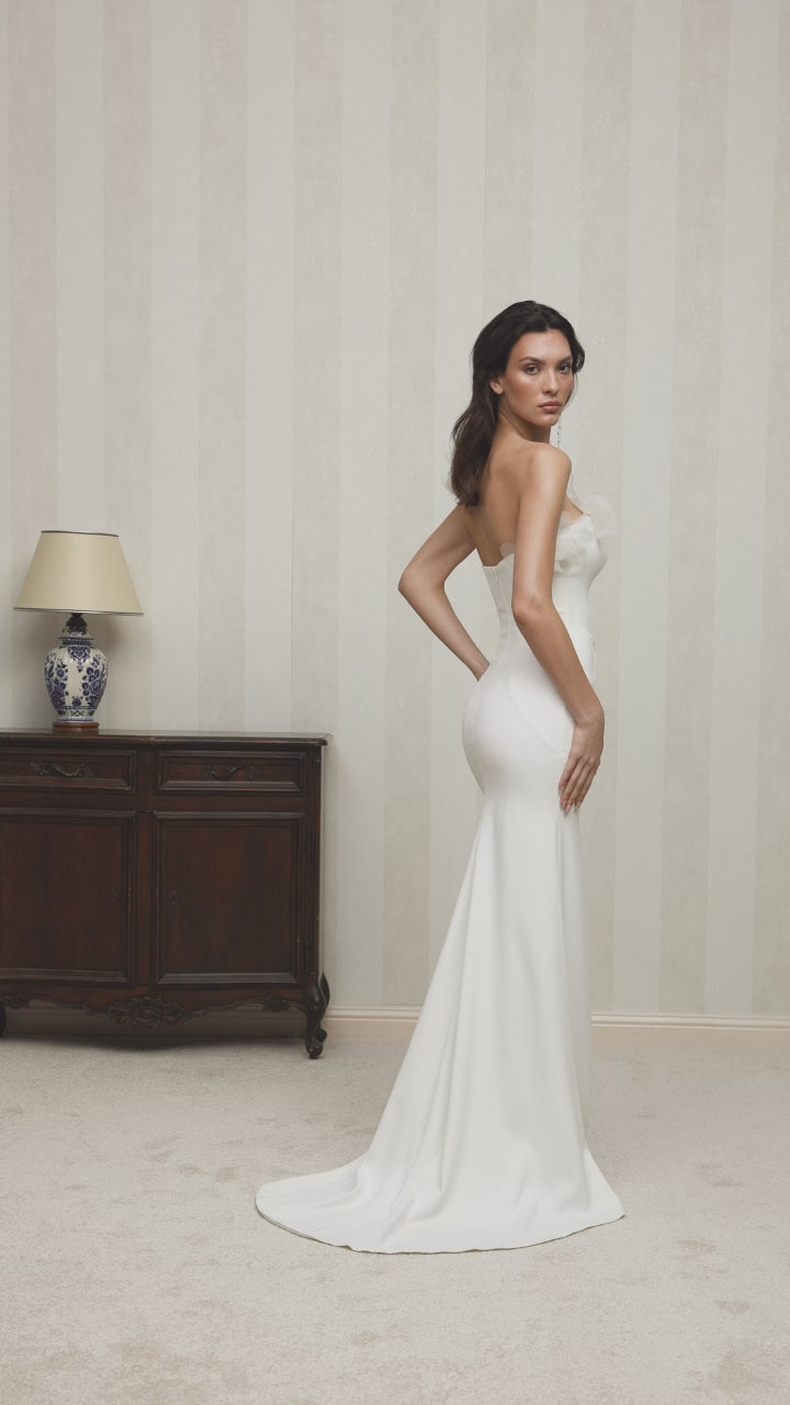 Ninette Two in one Straight across Milk Wedding dress