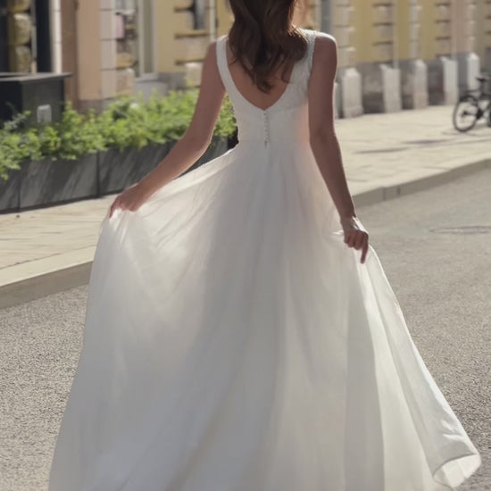 Ninia A-line Square Milk Wedding dress