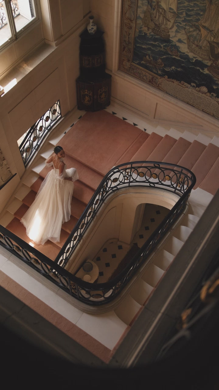 Angelia A-line Sweetheart Milk Wedding dress video