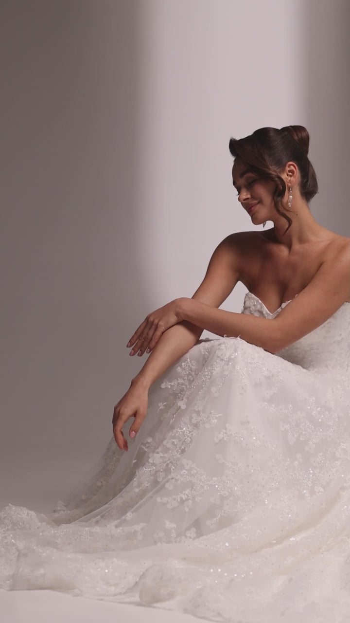 Daveigh A-line Sweetheart Milk Wedding dress video