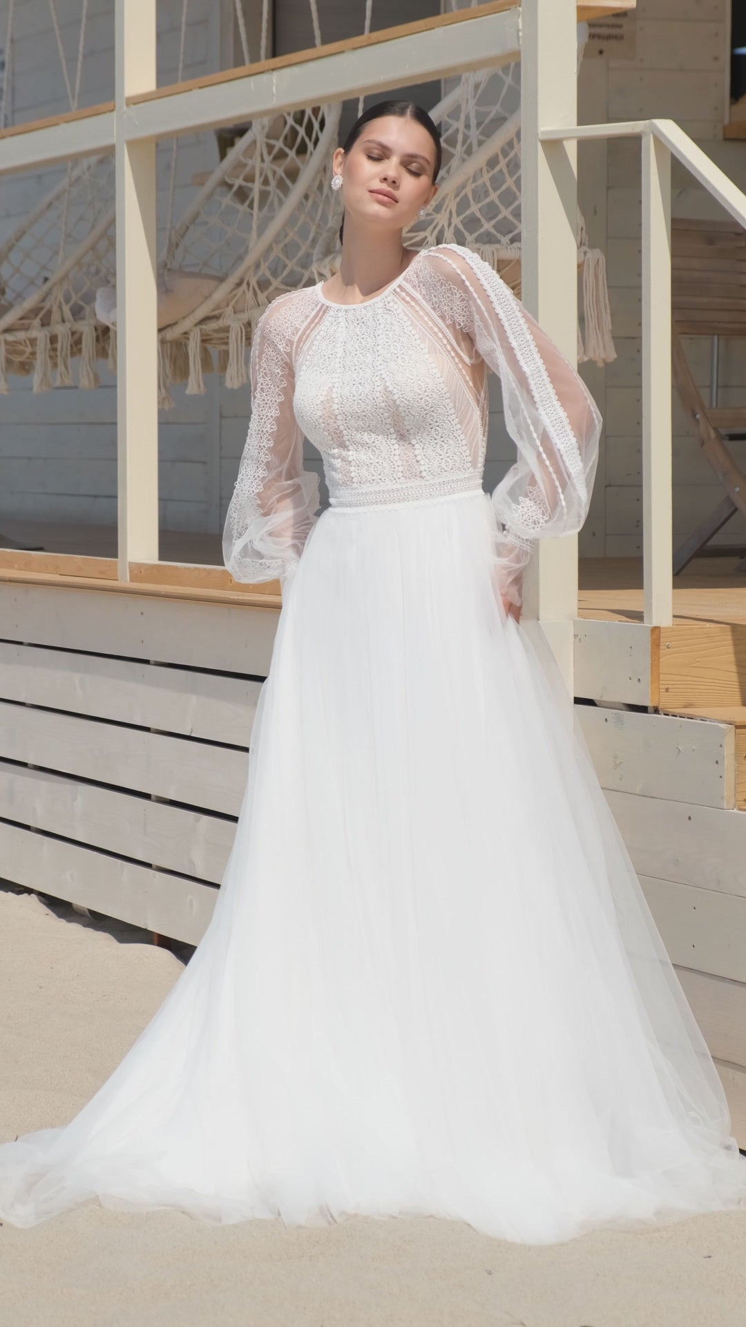 Fiara A-line Boat/Bateau Off White Wedding dress video