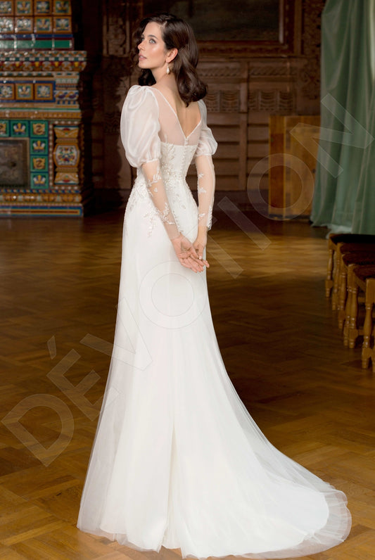 Maily Trumpet/Mermaid Deep V-Neck Off White Wedding dress