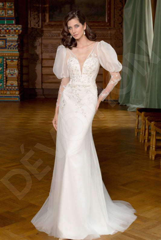 Maily Trumpet/Mermaid Deep V-Neck Off White Wedding dress
