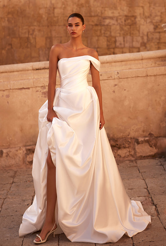 Lidia A-line Off-shoulder/Drop shoulders Milk Wedding dress