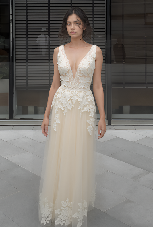 Amina Amina Deep V-neck Milk Wedding dress