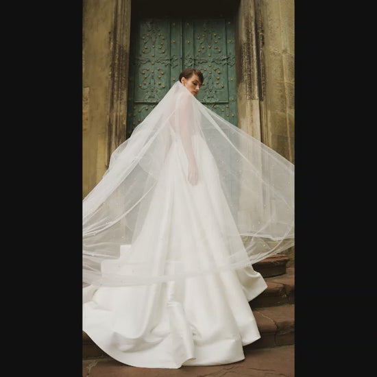 Ide A-line Deep V-neck Milk Wedding dress