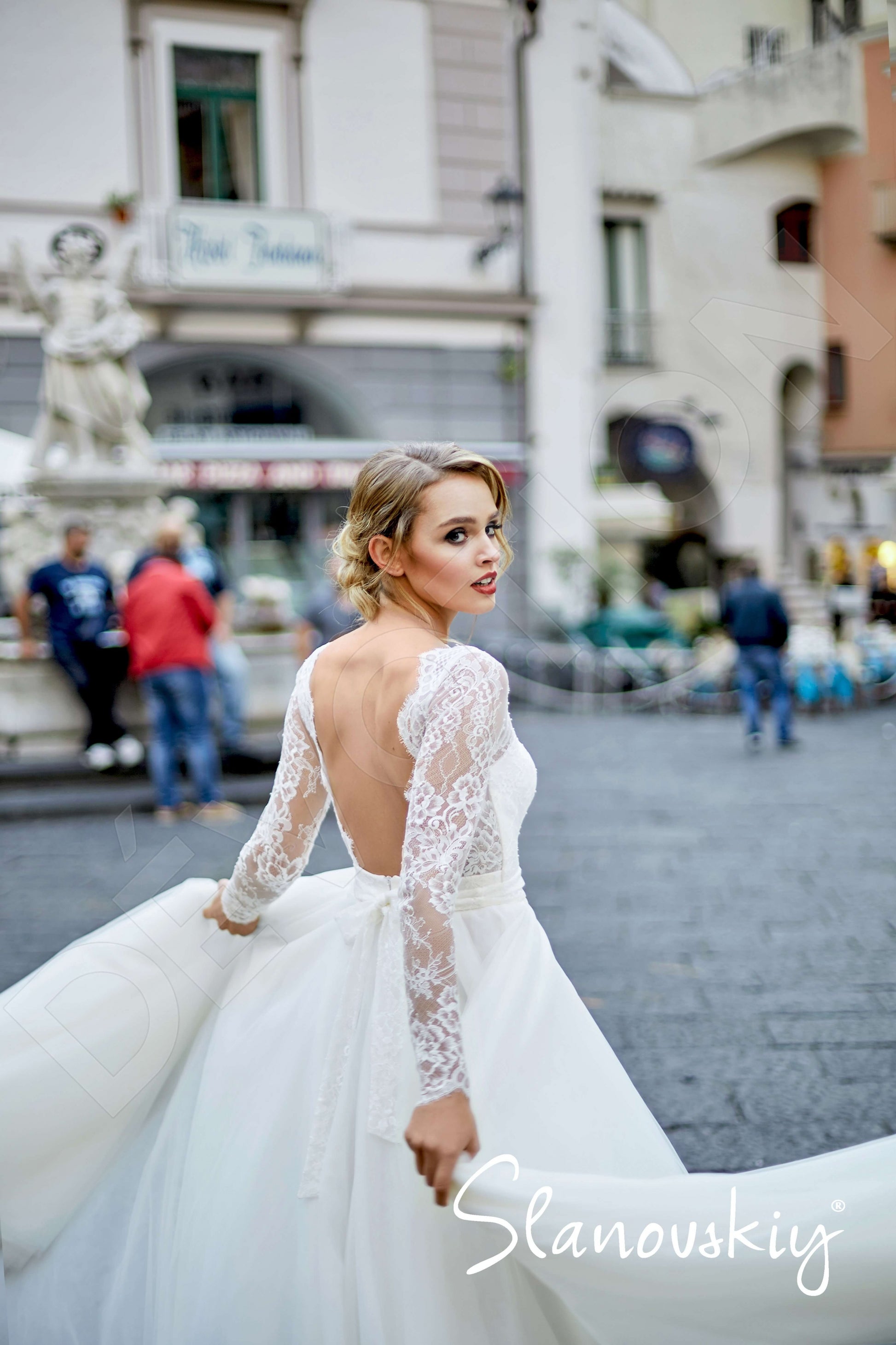 Venla A-line Boat/Bateau Cream Wedding dress
