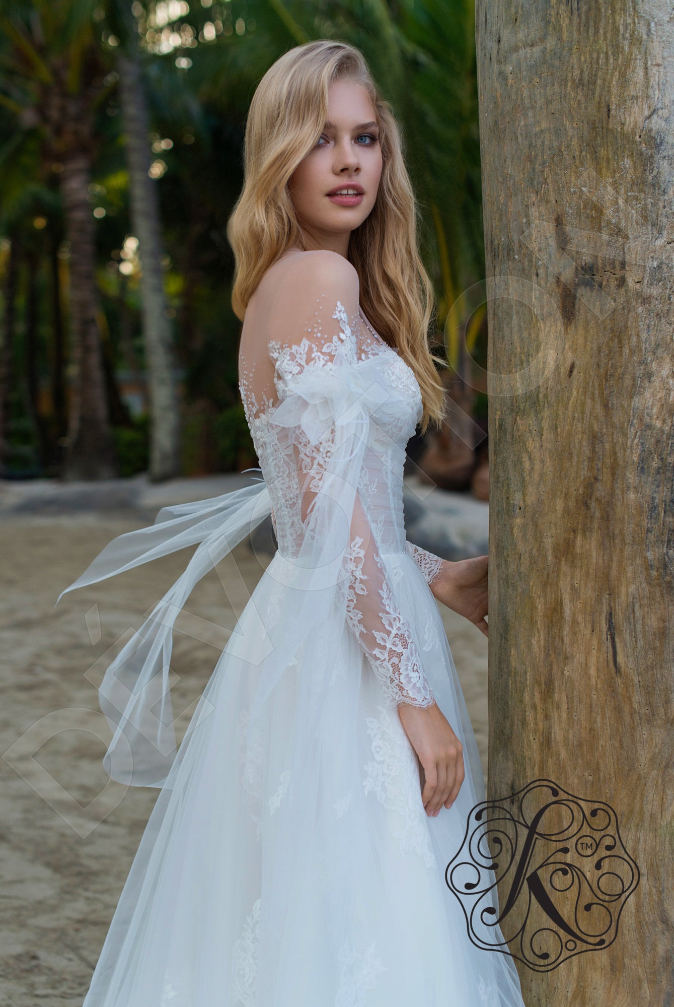 Flamenca A-line Illusion Milk Wedding dress