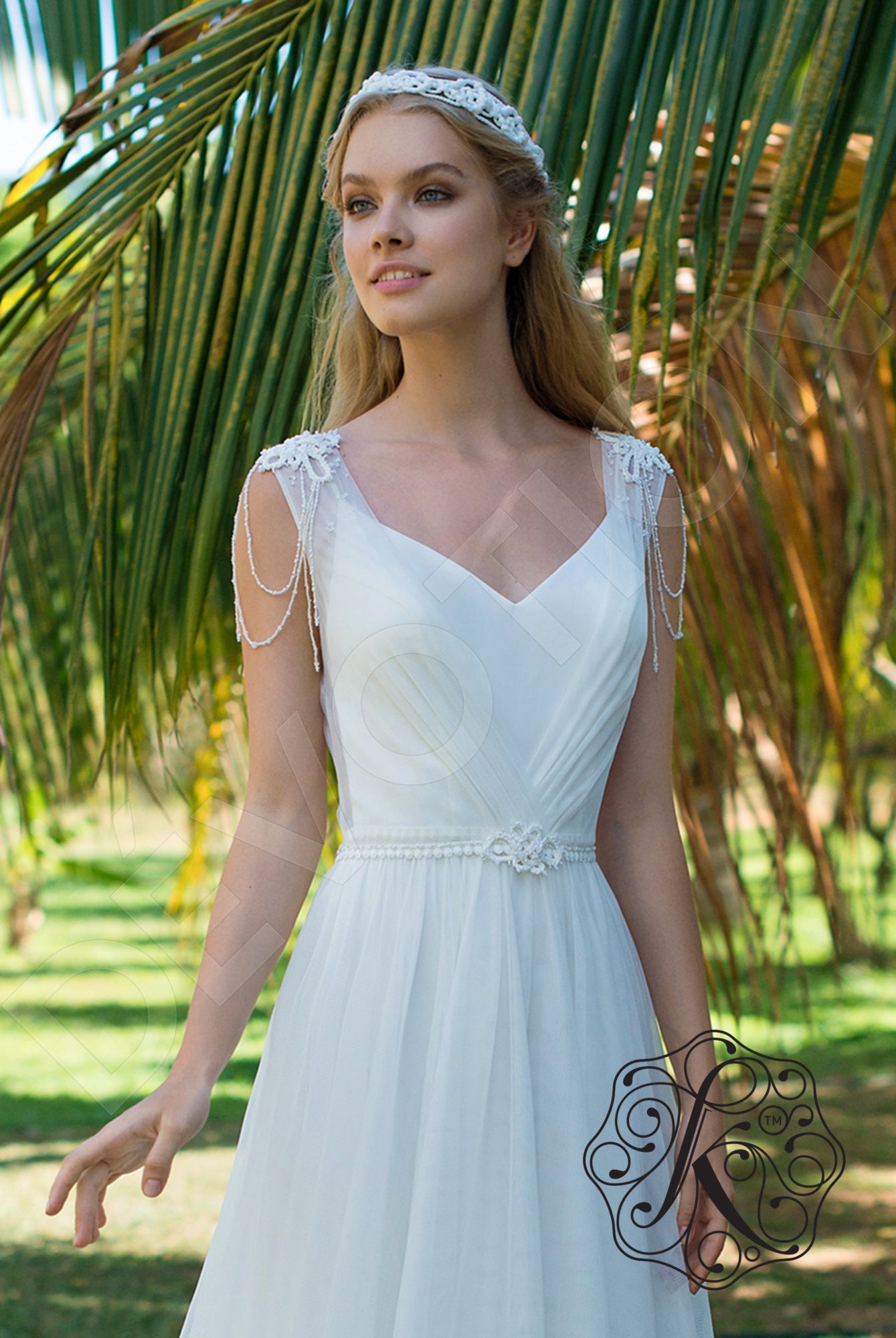 Keiman A-line V-neck Milk Wedding dress