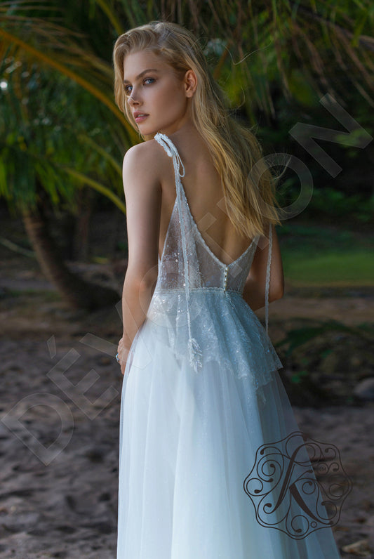 Lunariya A-line Deep V-neck Milk Wedding dress