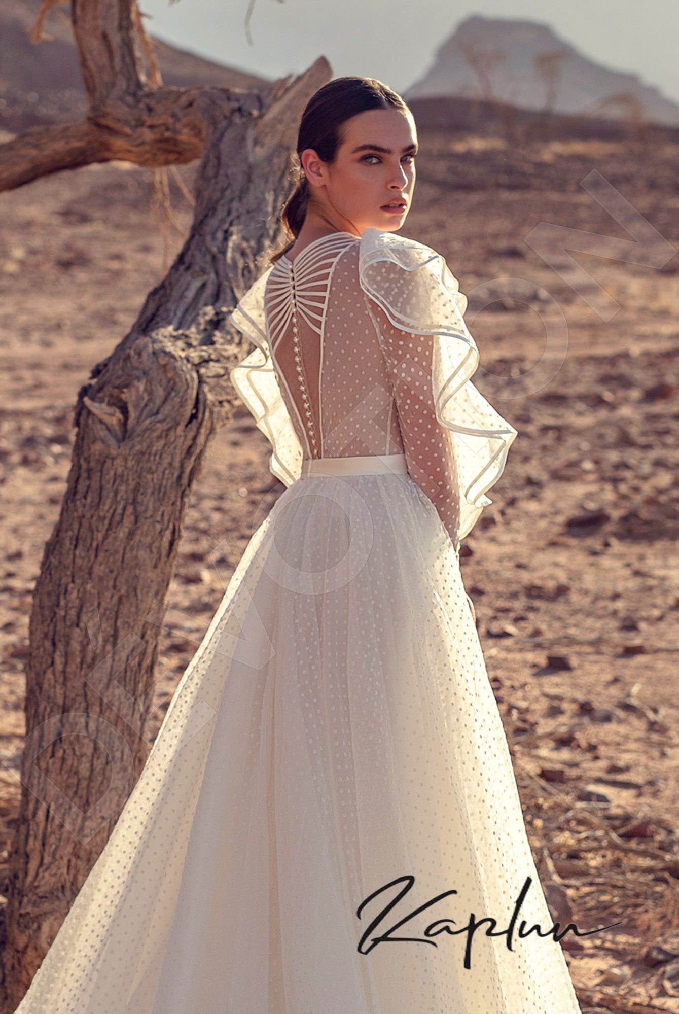 Avinar A-line Boat/Bateau Milk Wedding dress
