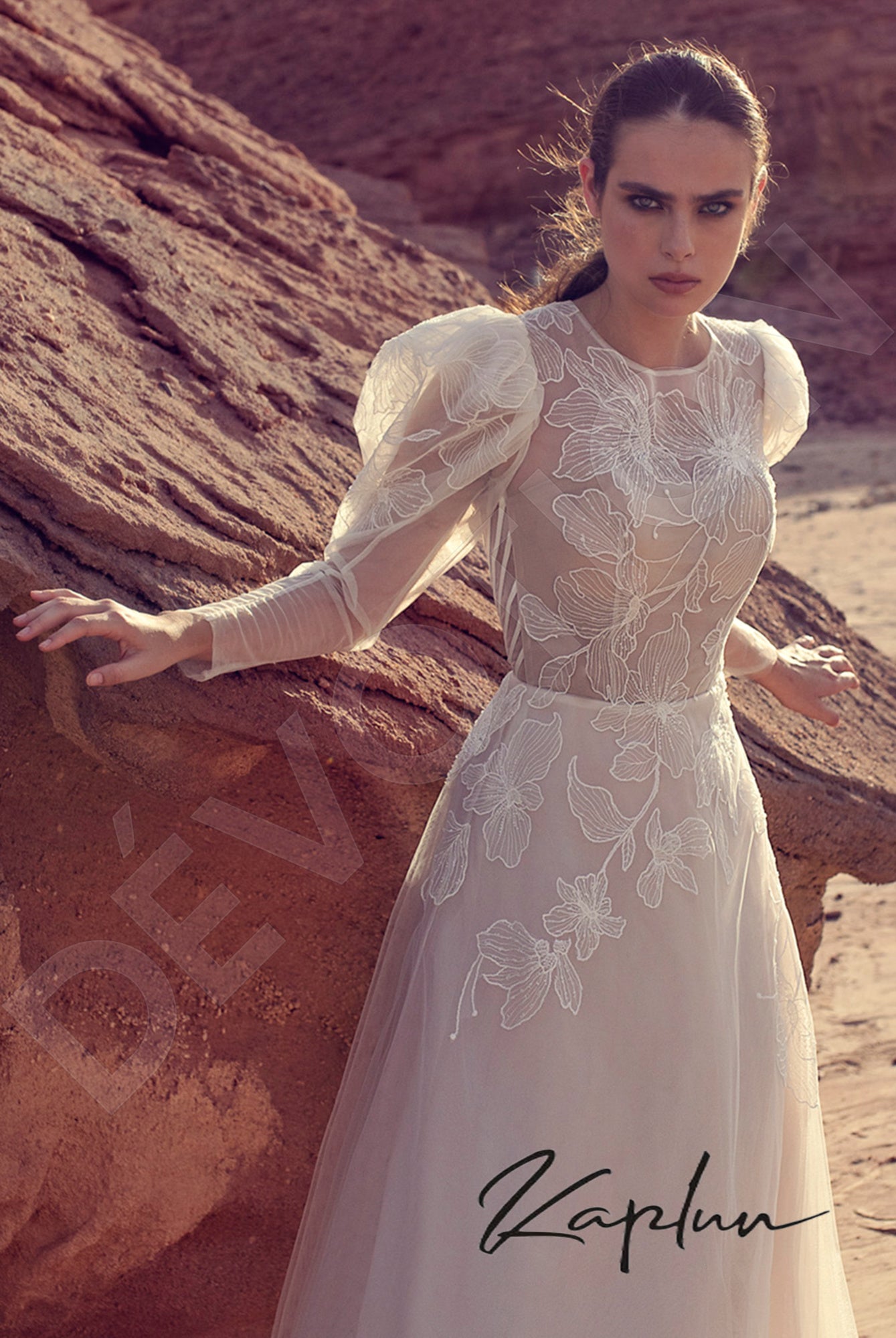 Itana Full back A-line Long sleeve Wedding Dress 6
