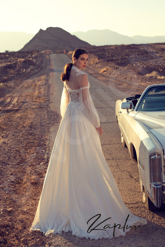 Itery A-line High neck Milk Wedding dress