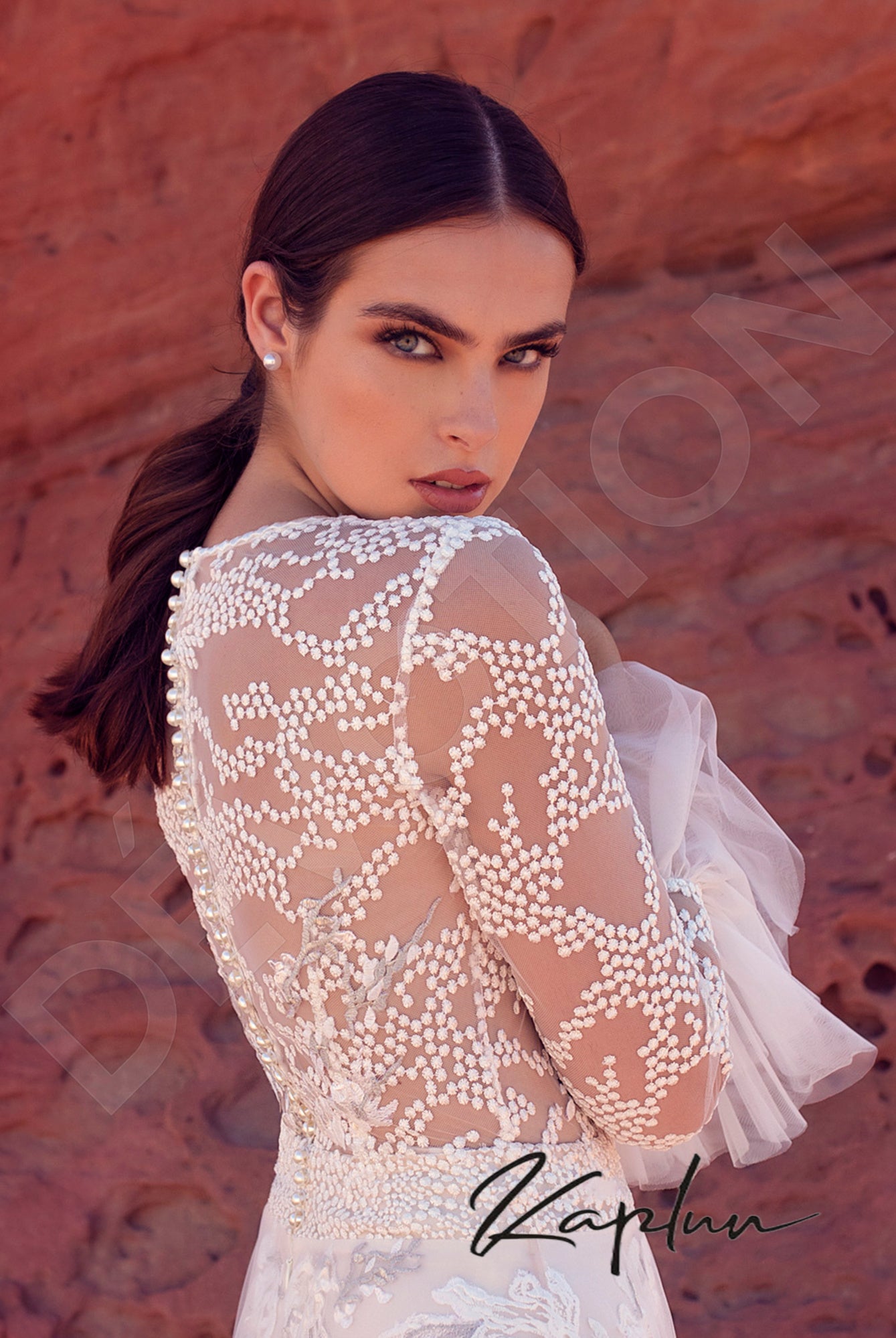 Vivara Full back A-line Long sleeve Wedding Dress 8