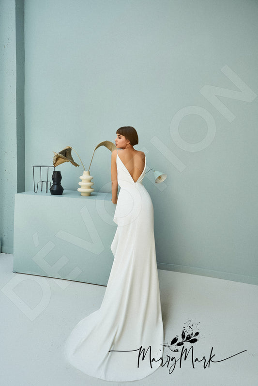 Djuta Trumpet/Mermaid V-neck Milk Wedding dress