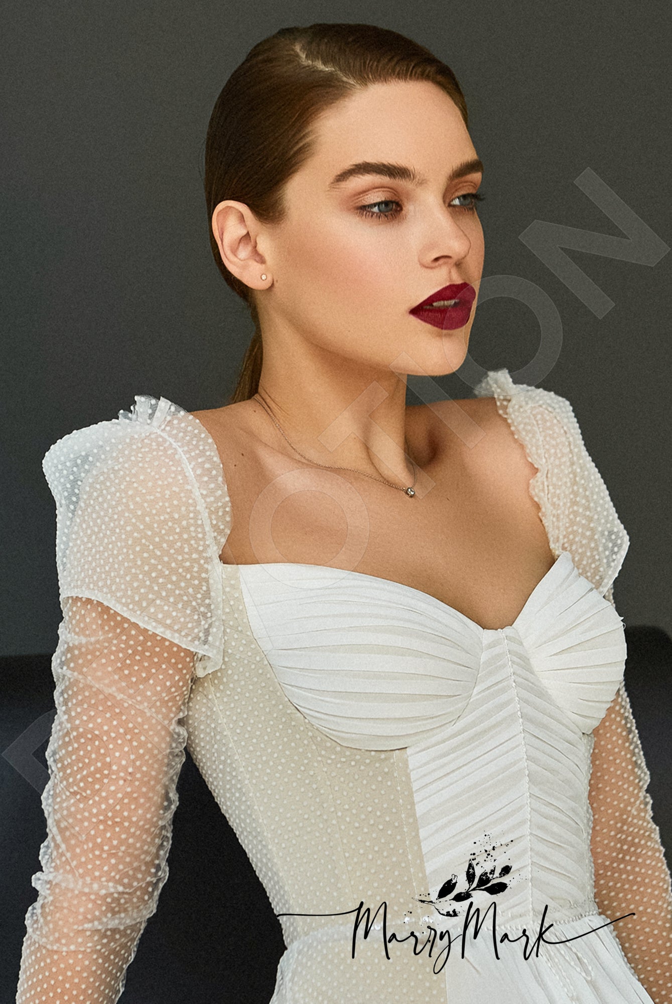 Lauta Open back A-line Long sleeve Wedding Dress 5