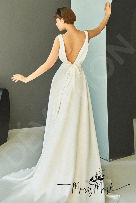 Vilda A-line V-neck Milk Wedding dress